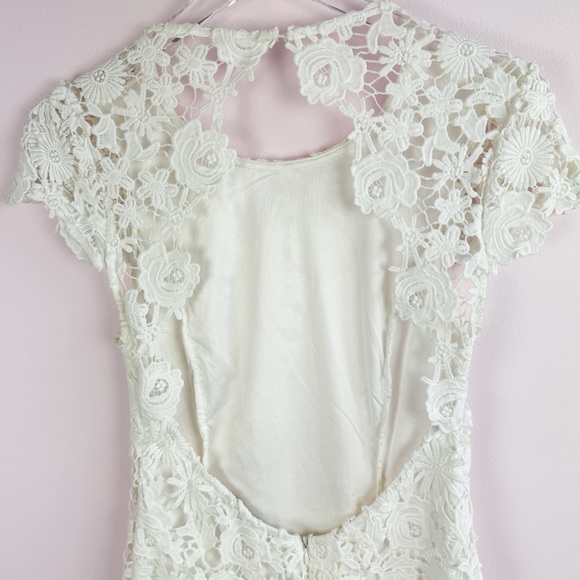 Lulu's Dress White Floral Lace Romance Language Backless Bodycon size M - Picture 7 of 9